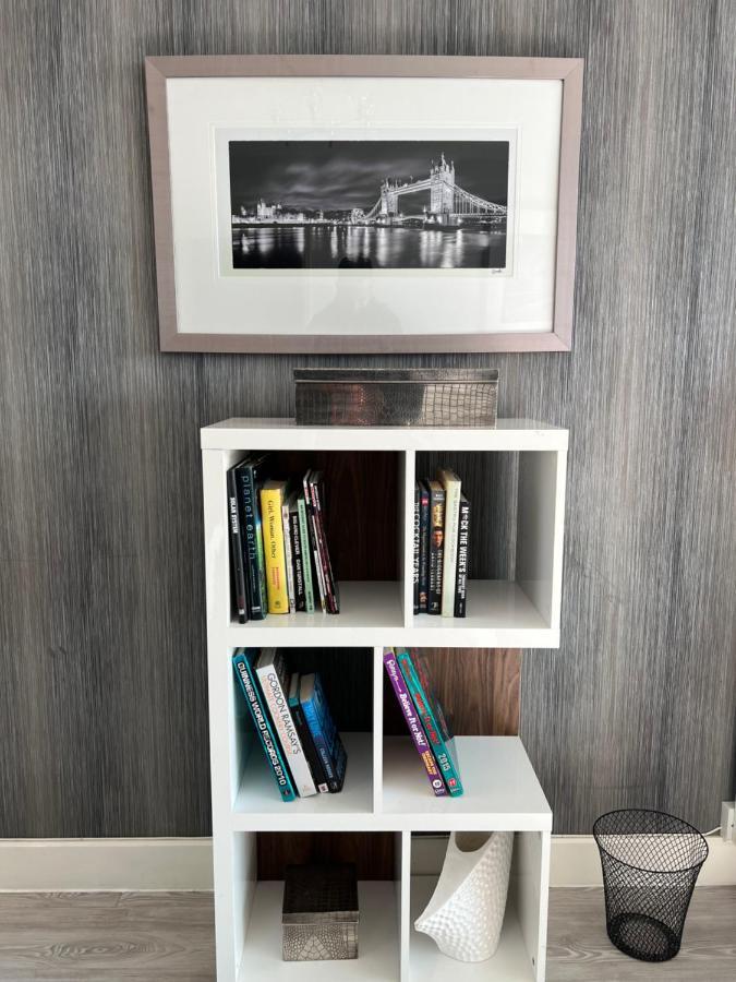 Cityscape Serenity: 10Th Floor Oasis Near City Airport, Excel & 02 Apartment London Exterior photo